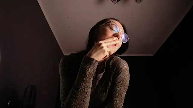 Snapshot of DarkSpark_ chatting on 01-08-26, 12:44 DarkSpark online show from 01-08-26, 12:44