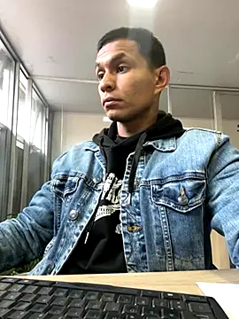 Snapshot of 97santiagoo chatting on 11-14-25, 02:32 97santiagoo online show from 11-14-25, 02:32