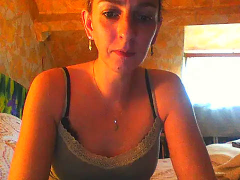 Snapshot of Anaiscpl2405 chatting on 10-28-25, 11:31 Anaiscpl2405 online show from 10-28-25, 11:31