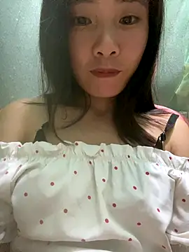 Snapshot of Elysia-007 chatting on 10-29-25, 01:10 Elysia-007 online show from 10-29-25, 01:10