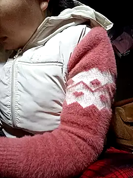 yoyo-mi online show from 12-17-25, 01:21