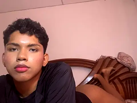 Snapshot of Myrkamndza chatting on 11-04-25, 06:44 Myrkamndza online show from 11-04-25, 06:44