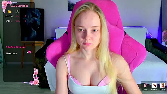 Snapshot of Shawty_Mia chatting on 04-27-26, 07:01 Shawty Mia online show from 04-27-26, 07:01