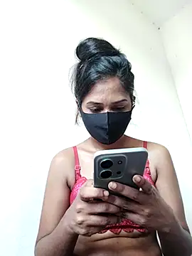 Green LaDY66 online show from 10-31-25, 04:53