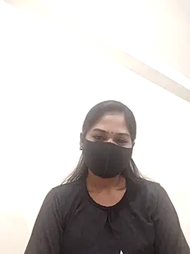 Green LaDY66 online show from 11-25-25, 05:46