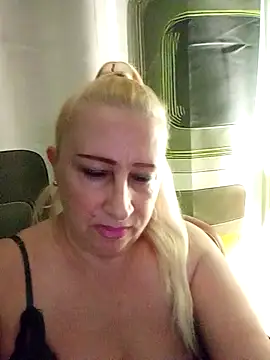 Esenia505 online show from 11-25-25, 05:08