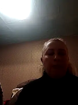 Snapshot of Esenia505 chatting on 10-29-25, 02:16 Esenia505 online show from 10-29-25, 02:16