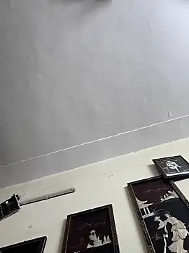 Snapshot of DesiBomb_ chatting on 10-29-25, 12:26 DesiBomb  online show from 10-29-25, 12:26