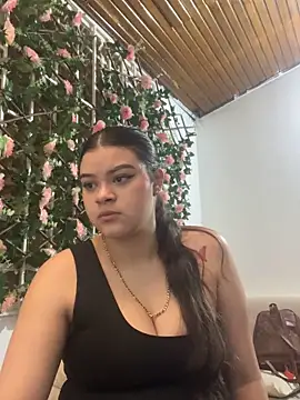 Tharafresneda  online show from 10-31-25, 04:47