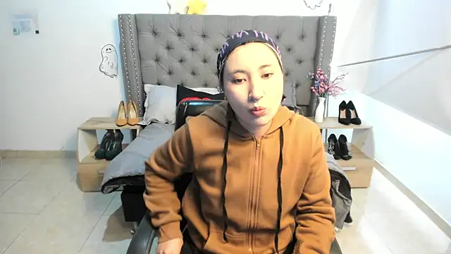 Snapshot of AnngelLee chatting on 10-29-25, 01:43 AnngelLee online show from 10-29-25, 01:43