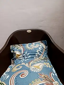 Snapshot of Nikhil_Luv chatting on 10-28-25, 05:01 Nikhil Luv online show from 10-28-25, 05:01