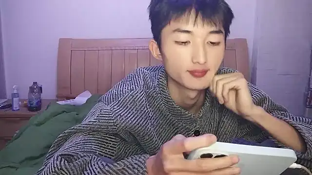 N228 online show from 12-20-25, 03:37