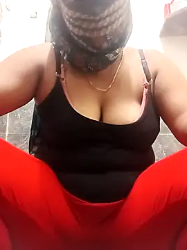 Snapshot of senoritacam2 chatting on 10-30-25, 08:45 senoritacam2 online show from 10-30-25, 08:45