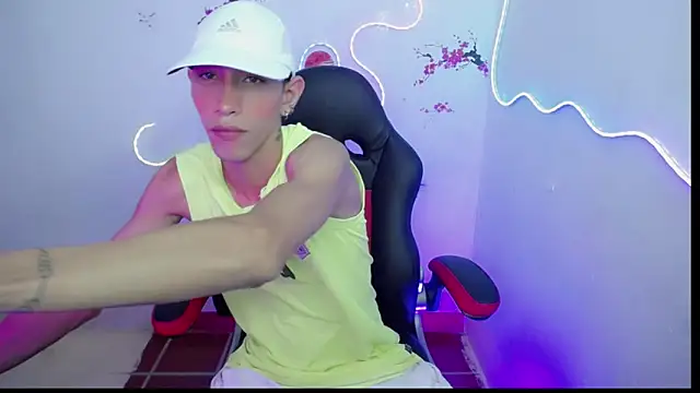 The latin boy online show from 11-20-25, 07:58