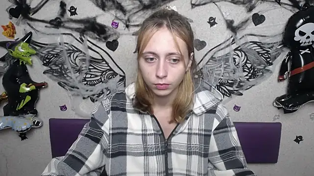 TracyLll online show from 11-11-25, 01:50