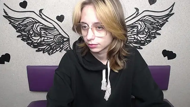 TracyLll online show from 11-16-25, 12:10