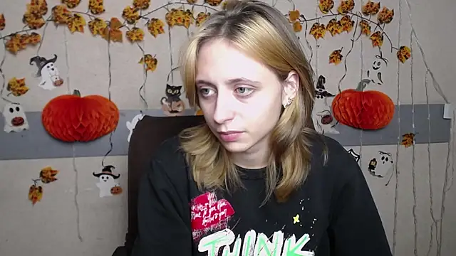 TracyLll online show from 11-14-25, 12:09