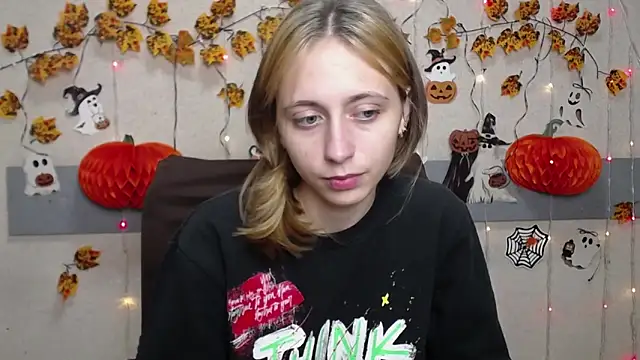 TracyLll online show from 11-10-25, 11:48