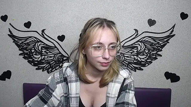 TracyLll online show from 11-18-25, 02:42