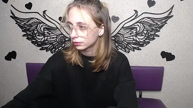 TracyLll online show from 12-01-25, 11:44