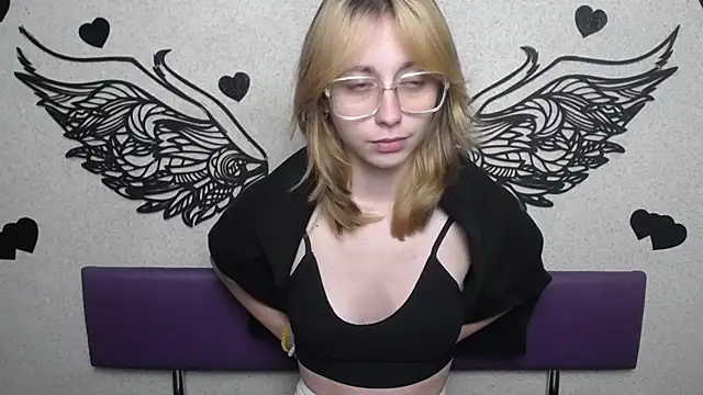 TracyLll online show from 12-02-25, 12:18