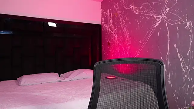 LilithLuxorr online show from 12-01-25, 01:34