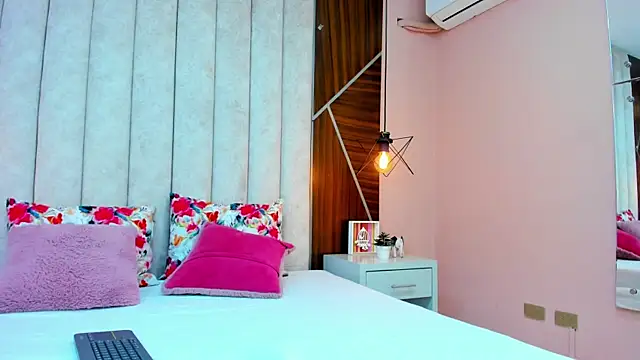 Arianaa Gray online show from 01-08-26, 03:56