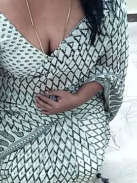 Snapshot of tamil_chitra12 chatting on 11-01-25, 05:29 tamil chitra12 online show from 11-01-25, 05:29