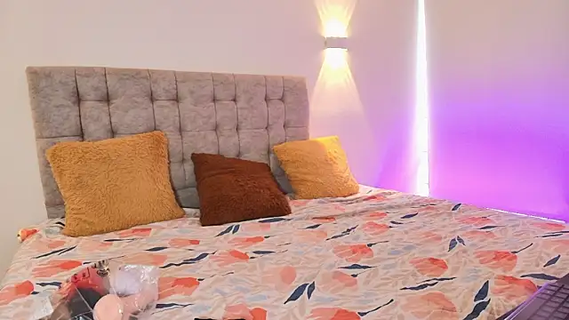 Julietta01 online show from 01-14-26, 04:32