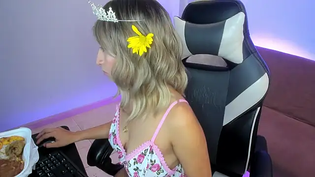 Julietta01 online show from 11-21-25, 07:35