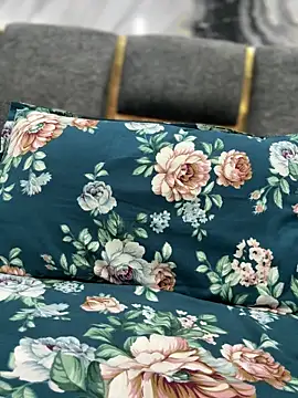 Heena Sharma982 online show from 04-05-26, 06:03