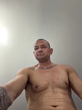 Snapshot of HighonTee chatting on 10-29-25, 08:13 HighonTee online show from 10-29-25, 08:13