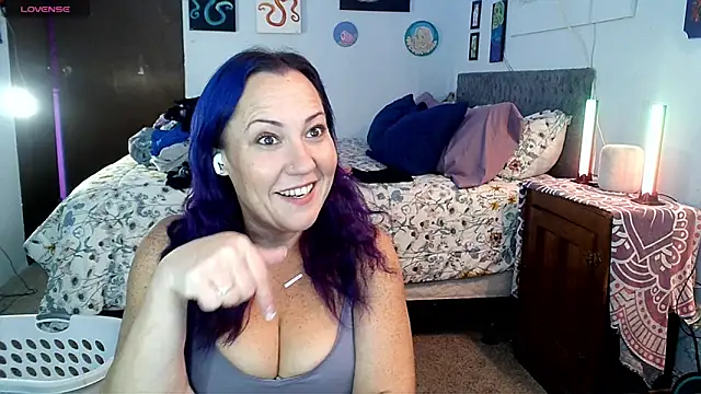 kristallic online show from 12-15-25, 05:41