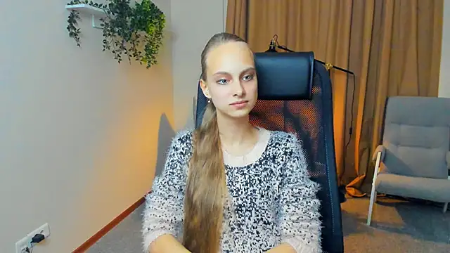 Snapshot of EmaBolins chatting on 10-29-25, 11:42 EmaBolins online show from 10-29-25, 11:42