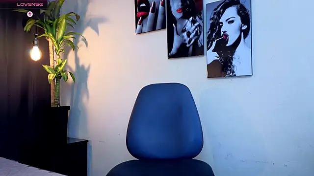 Flor Gil online show from 11-11-25, 03:45