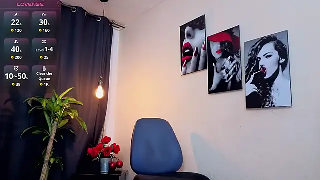 Flor Gil online show from 11-28-25, 03:17