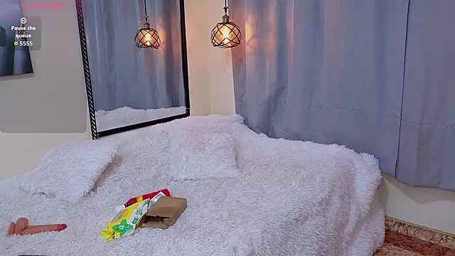 Flor Gil online show from 02-13-26, 04:01