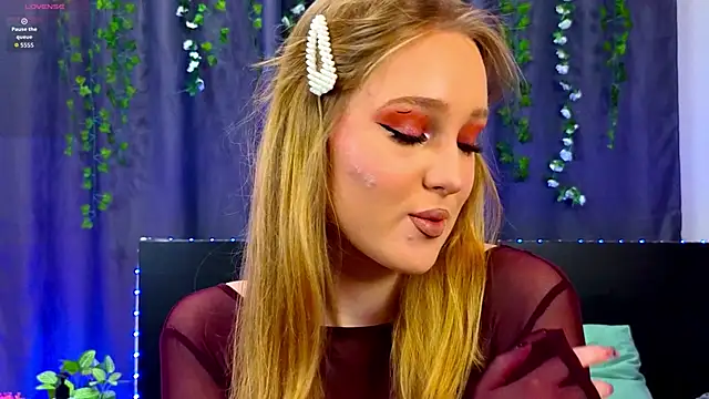 VanessaLightDiamond online show from 11-27-25, 04:02