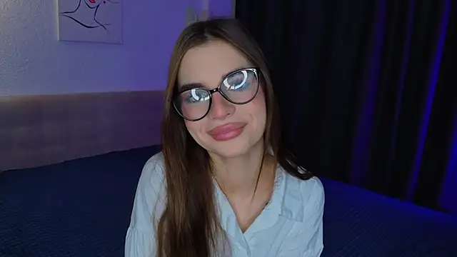 Snapshot of LauraHansil chatting on 05-18-26, 07:07 LauraHansil online show from 05-18-26, 07:07