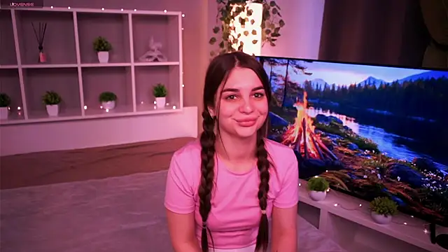 LauraHansil online show from 11-05-25, 08:39