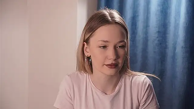 Snapshot of GaryKanney chatting on 10-29-25, 04:44 GaryKanney online show from 10-29-25, 04:44