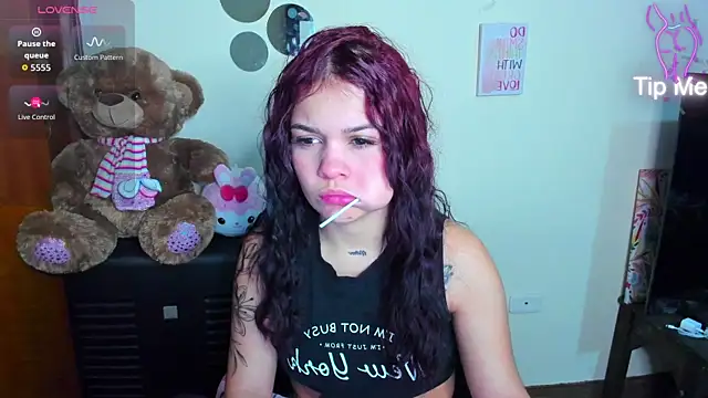 Emma boo online show from 04-07-26, 12:01