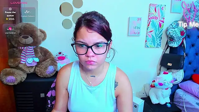 Emma boo online show from 01-17-26, 04:21