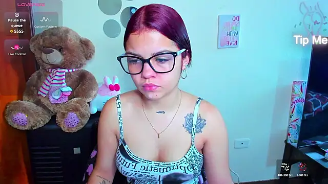 Emma boo online show from 03-25-26, 03:22