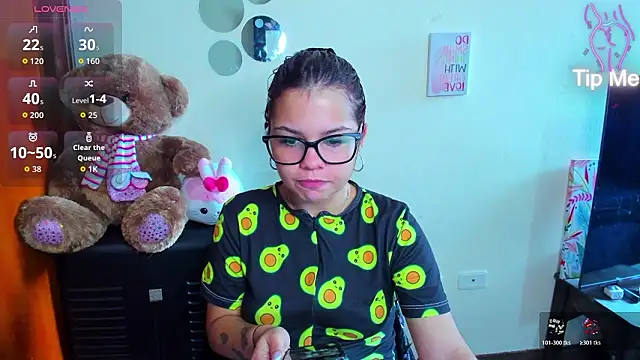 Emma boo online show from 03-12-26, 05:17