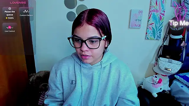 Emma boo online show from 12-14-25, 07:08