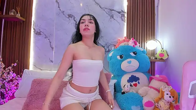 aurora rousse online show from 11-16-25, 03:11