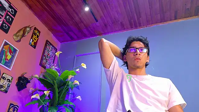 Snapshot of kane_del_toro chatting on 11-04-25, 01:26 kane del toro online show from 11-04-25, 01:26