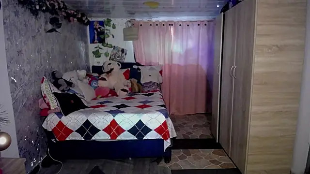 Samara Homescapes online show from 12-21-25, 08:42