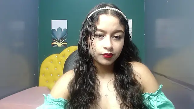 Snapshot of gygyfox chatting on 10-29-25, 07:57 gygyfox online show from 10-29-25, 07:57